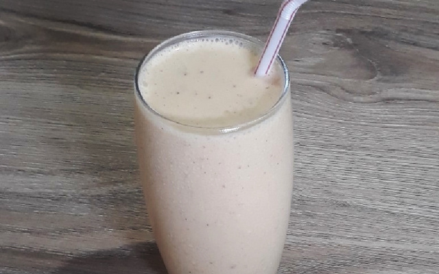 Milk-shake de banana e canela