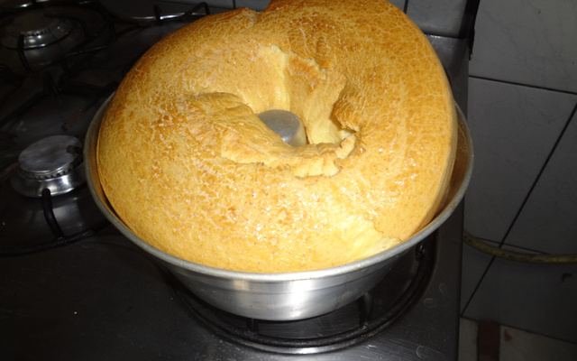 Pão de queijo em fôrma de pudim