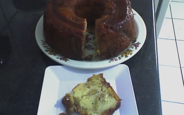 Bolo caramelizado de banana da Cida