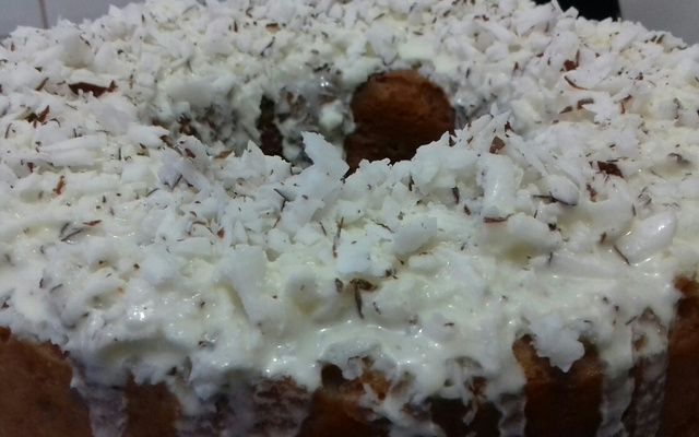 Bolo de coco molhadinho