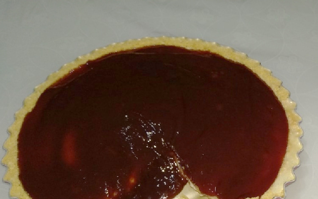 Torta cheesecake com ricota e goiabada