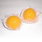 Bala de coco caramelizada (bala baiana ou bala de ovo)