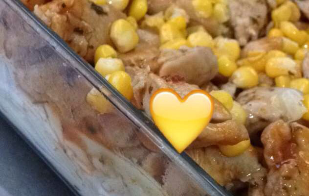 Macarrão com frango ao molho especial