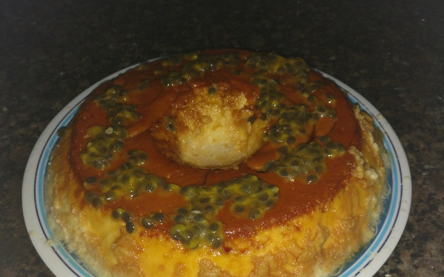 O pudim mais fácil de maracujá em banho-maria