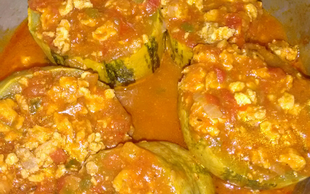 Abobrinha recheada com carne moída