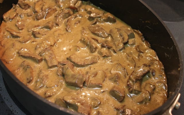 Strogonoff com carne de porco