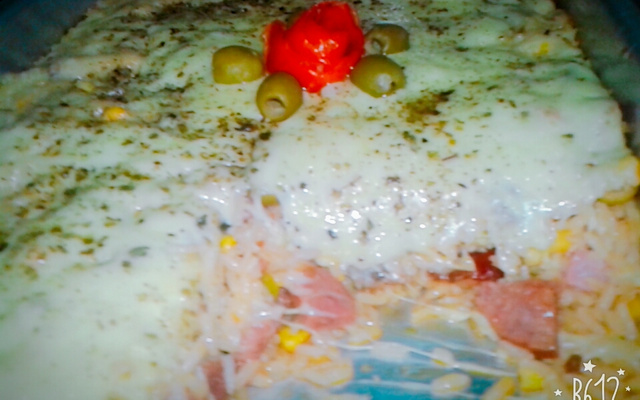 Arroz de forno com bacon e calabresa