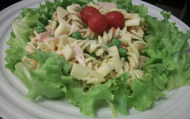 Macarrão com maionese