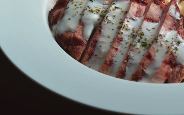 Tender ao molho branco