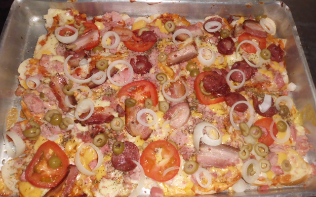 Pizza de pão fatiado