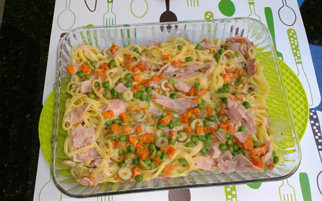 Macarronada com molho 4 queijos