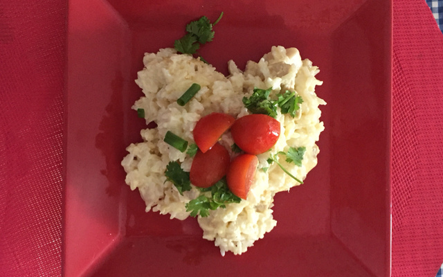 Risoto cremoso de frango com queijo