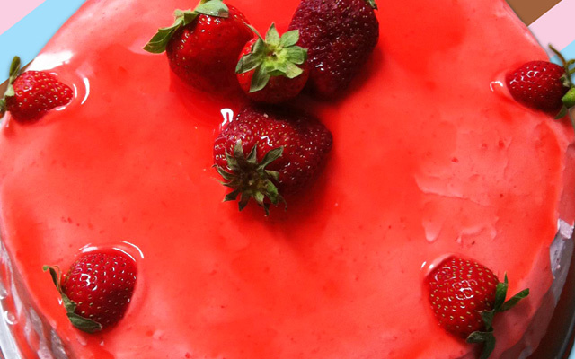 Torta de morango molhadinha