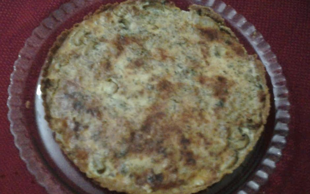 Quiche de queijo e presunto com massa de bolacha água e sal