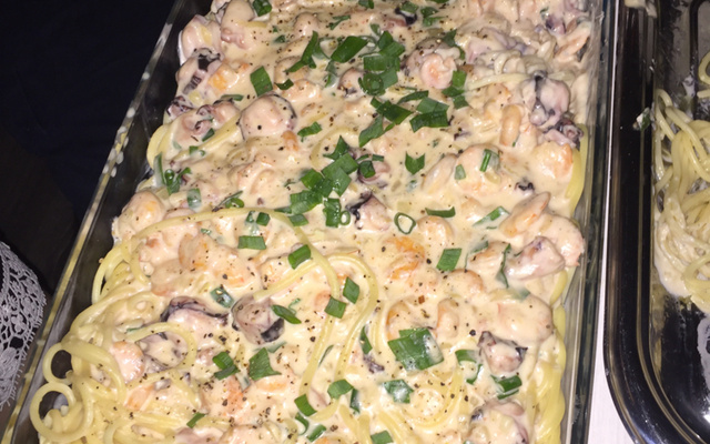 Espaguete com molho cremoso de camarão ao aroma do mar