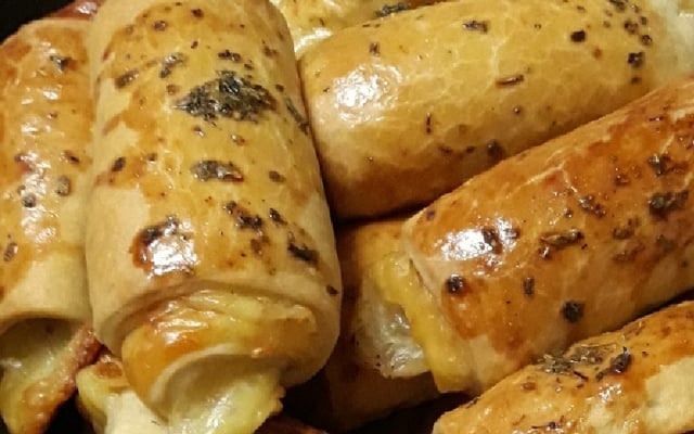 Enroladinho de presunto e queijo