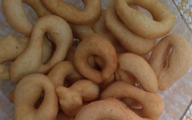 Rosca de polvilho frita