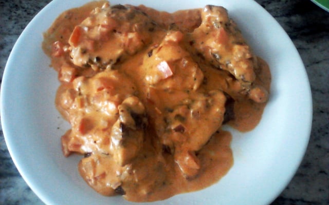 Bifes com molho de tomate