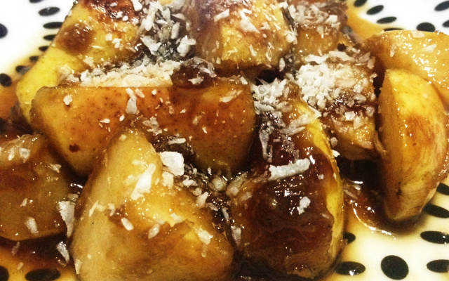 Peras caramelizadas com coco