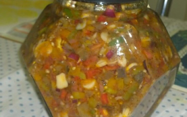 Antepasto delicioso de berinjela