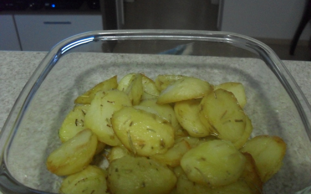 Batata assada com alecrim