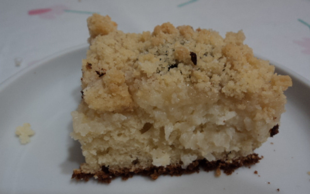 Cuca de coco e ameixa preta - Oma Rosa