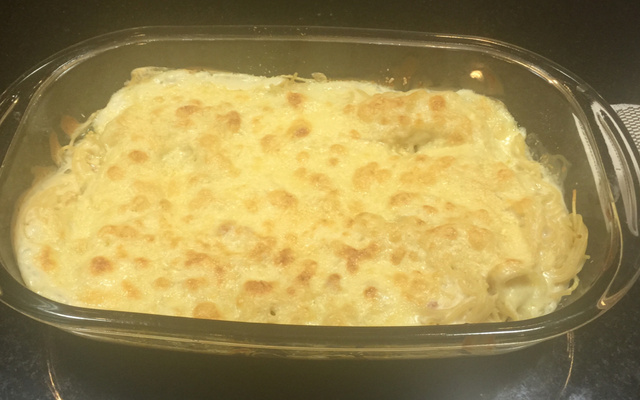 Macarrão gratinado ao molho branco