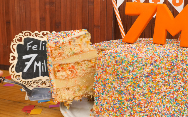 Bolo formigueiro colorido