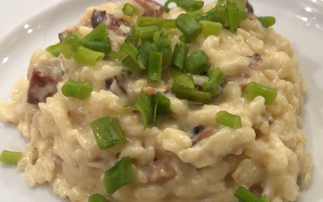 Risoto de bacon e calabresa