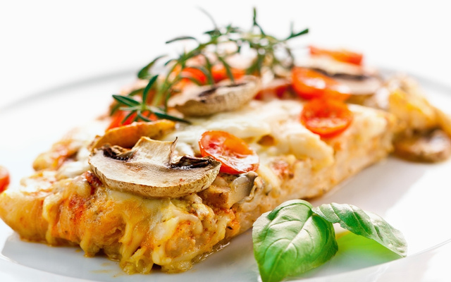 Filé de tilápia ao molho champignon