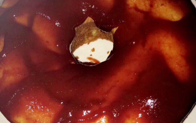 Bolo de fubá com goiabada