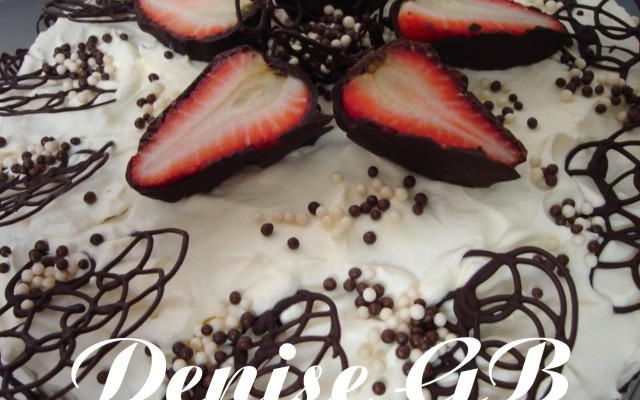 Torta de Chantilly com Morangos