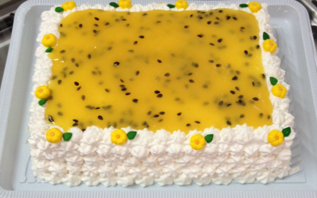 Bolo delicioso de mousse de maracujá