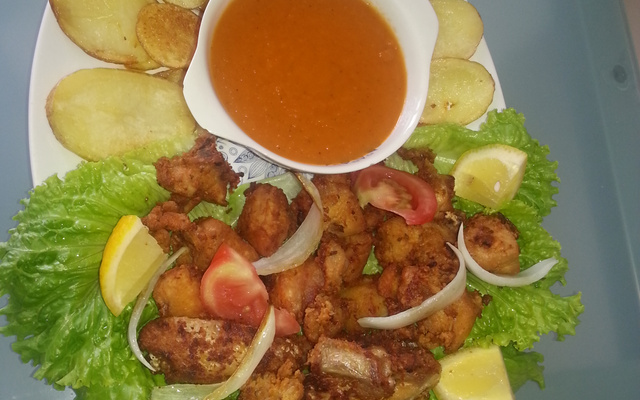 Frango à passarinho com catchup caseiro