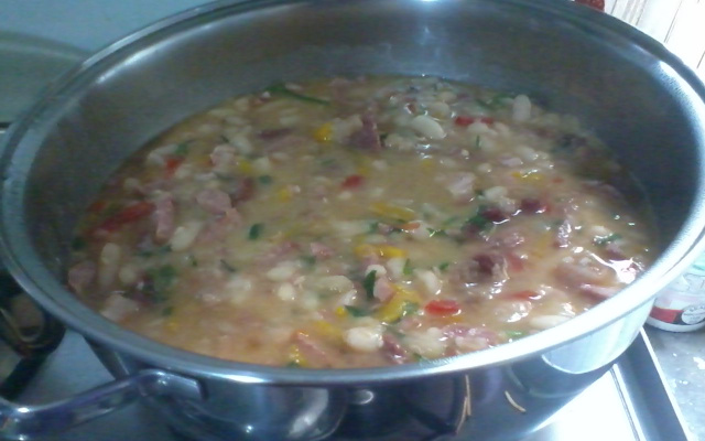 Feijão branco com carne seca