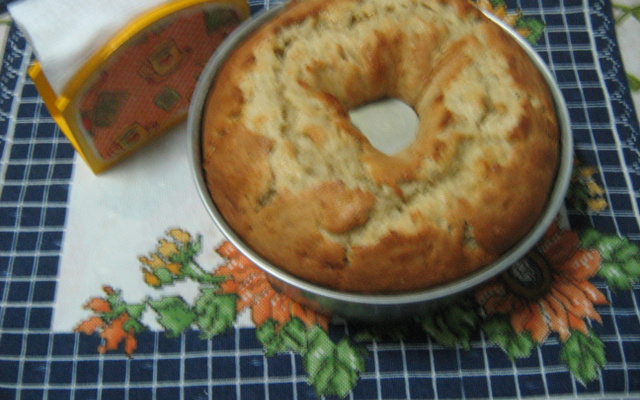 Bolo de banana e canela