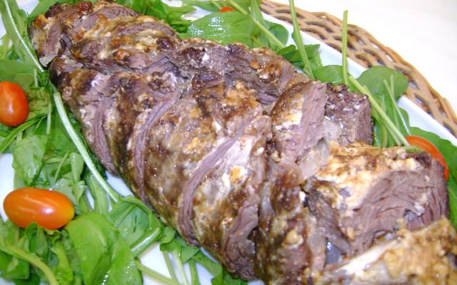 Fraldinha recheada com rúcula e tomate