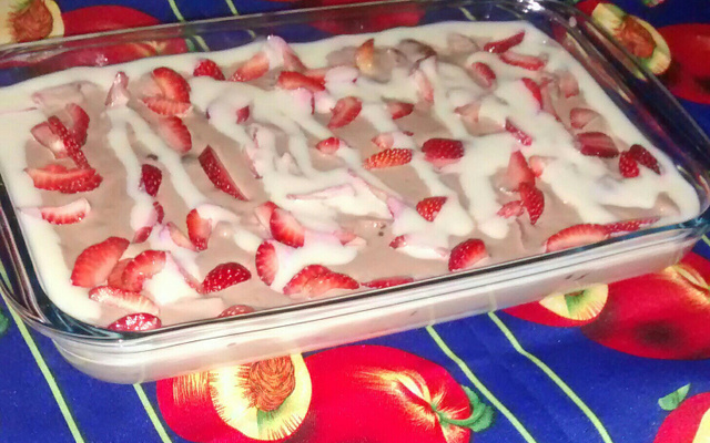 Pavê de morango com chocolate