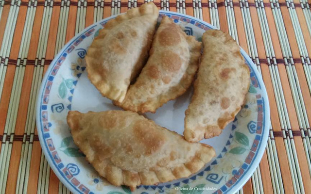 Massa caseira para pastel