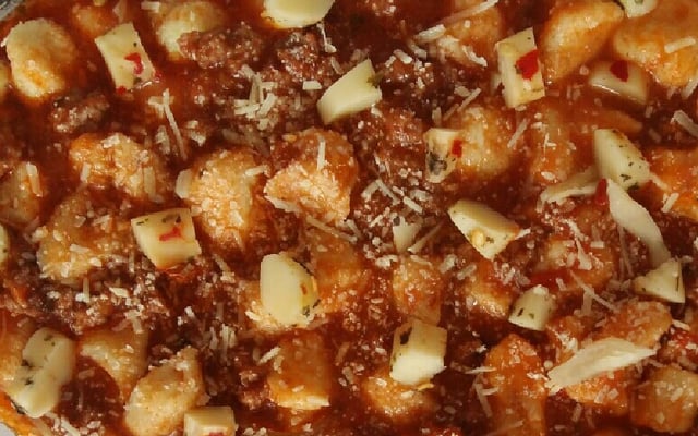 Nhoque de batata com molho bolonhesa (massa leve)