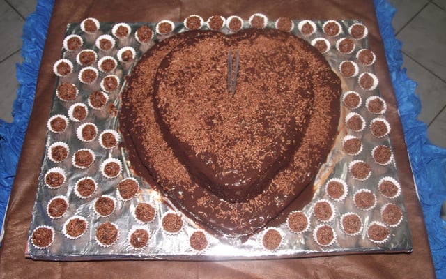 Bolo de chocolate (super fácil e rápido)