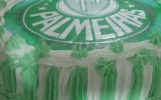 Pão-de-ló fofo e alto