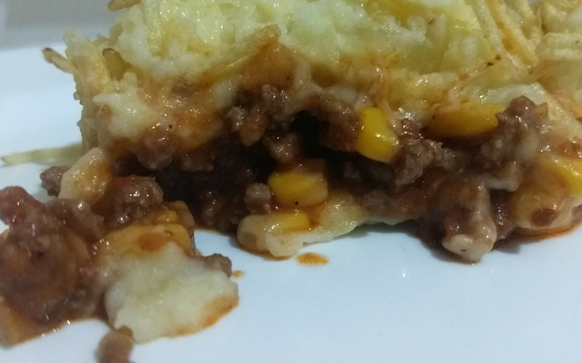 Escondidinho de requeijão com carne moída