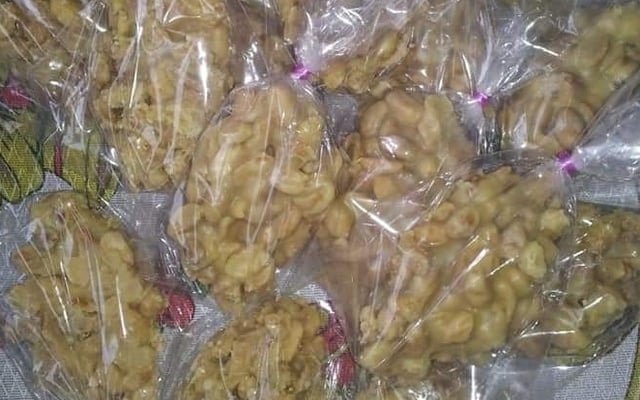 Pé de moleque com leite condensado 