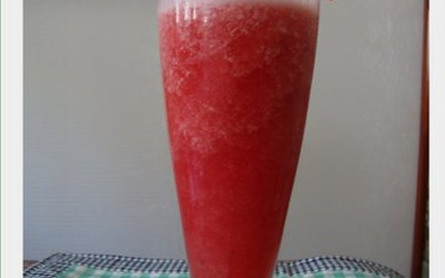 Suco de melancia com banana (Lúcio Cezar )