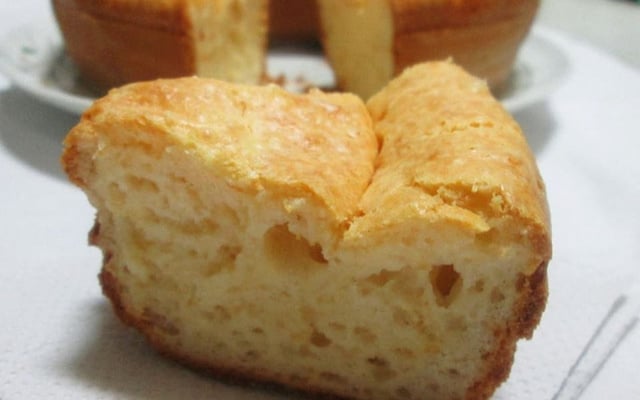 Bolo de pão de queijo de liquidificador da Sissi