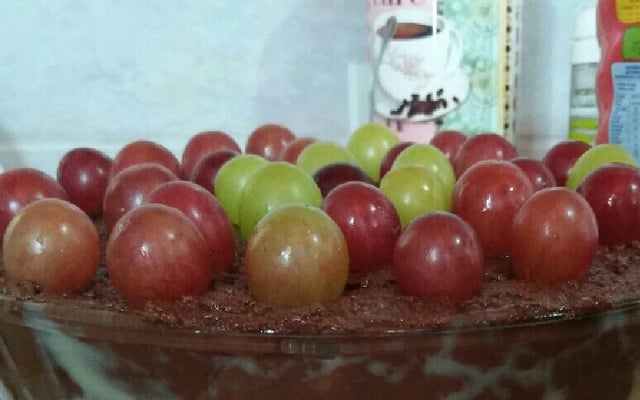 Uvas com ganache de chocolate e branquinho