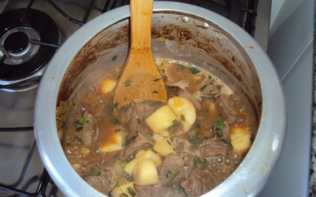 Carne de panela com mandioca