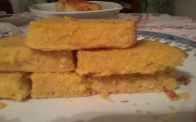 Bolo de milho com laranja