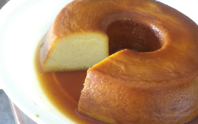 Pudim de banana com cobertura de brigadeiro